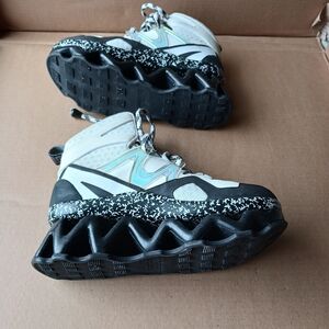 Marc by Marc Jacobs Ninja wave runway sneaker SZ 7 Great Conditions